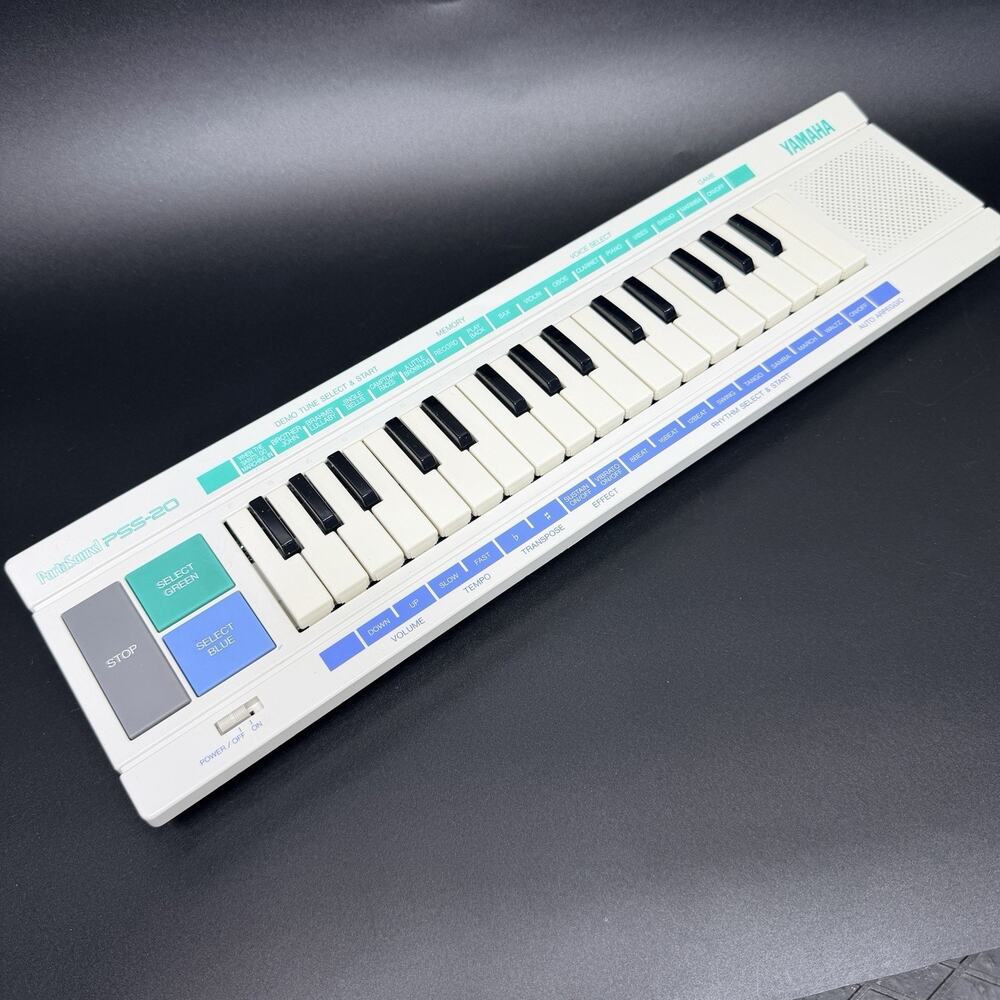 Vtg Yamaha PortaSound PSS-20 Piano Keyboard Monophonic White Vintage WORKS